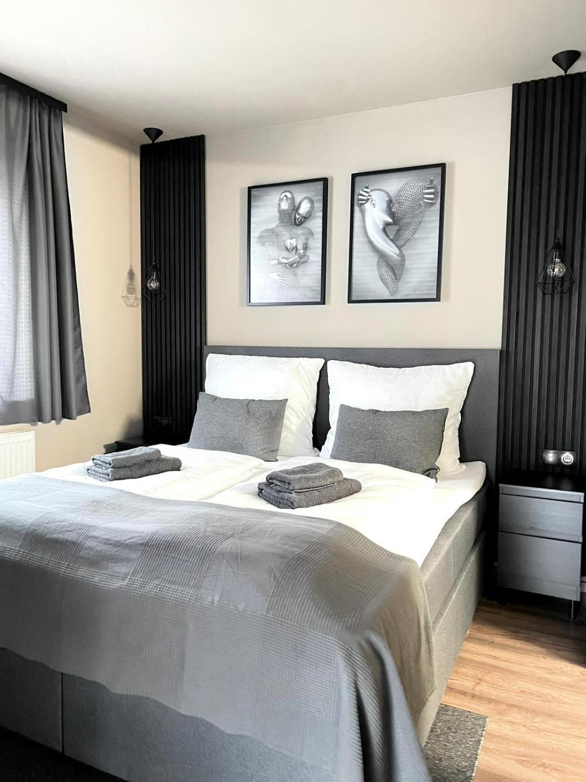The Steakhouse - Guest Rooms 상트조한임퐁가우 외부 사진
