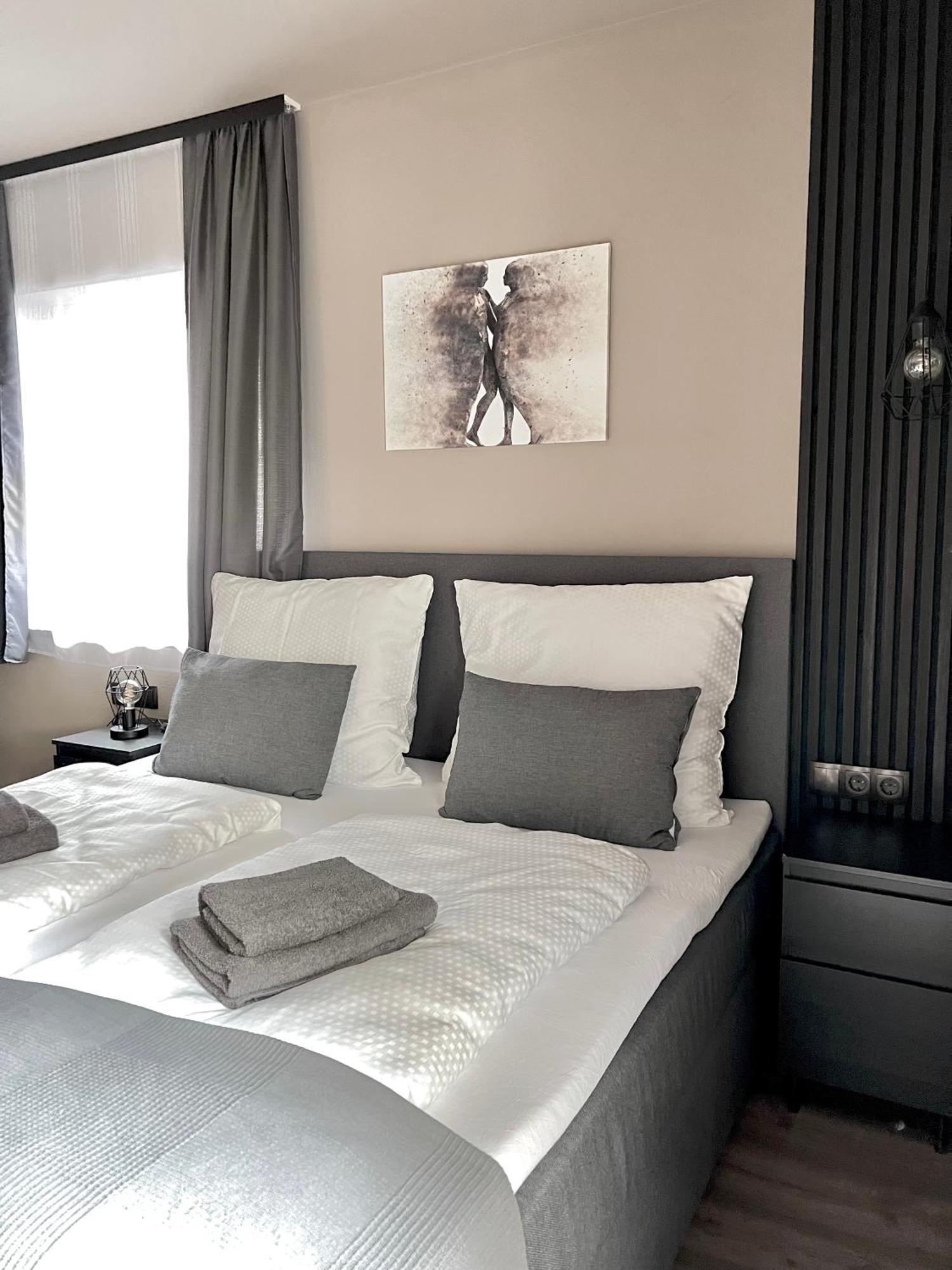 The Steakhouse - Guest Rooms 상트조한임퐁가우 외부 사진